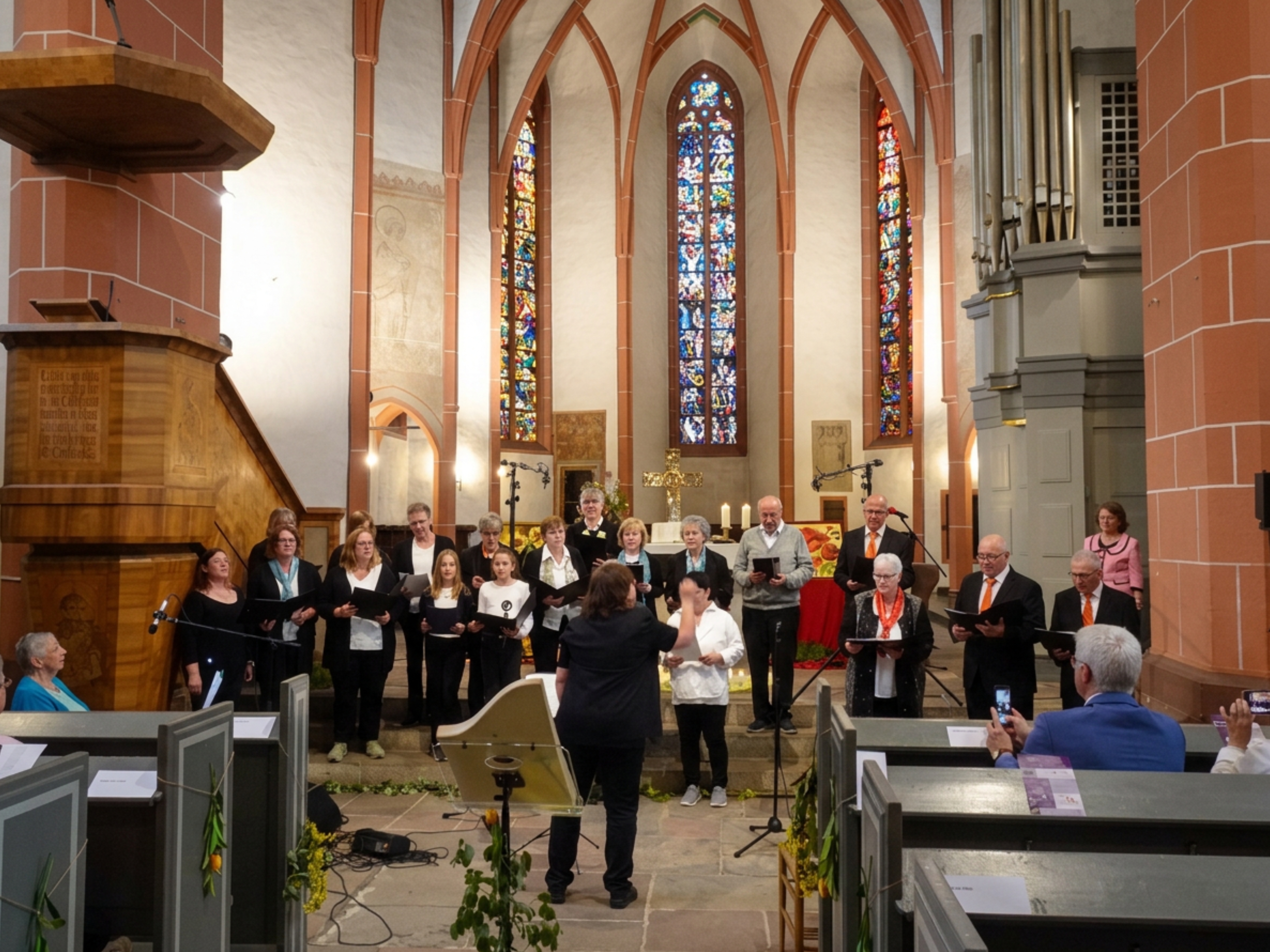 Chorveranstaltung in einer Kirche mit Licht- und Tontechnik von MELL-Event